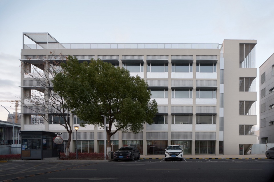 Renovation of Shanghai Relay Factory by HCCH Studio