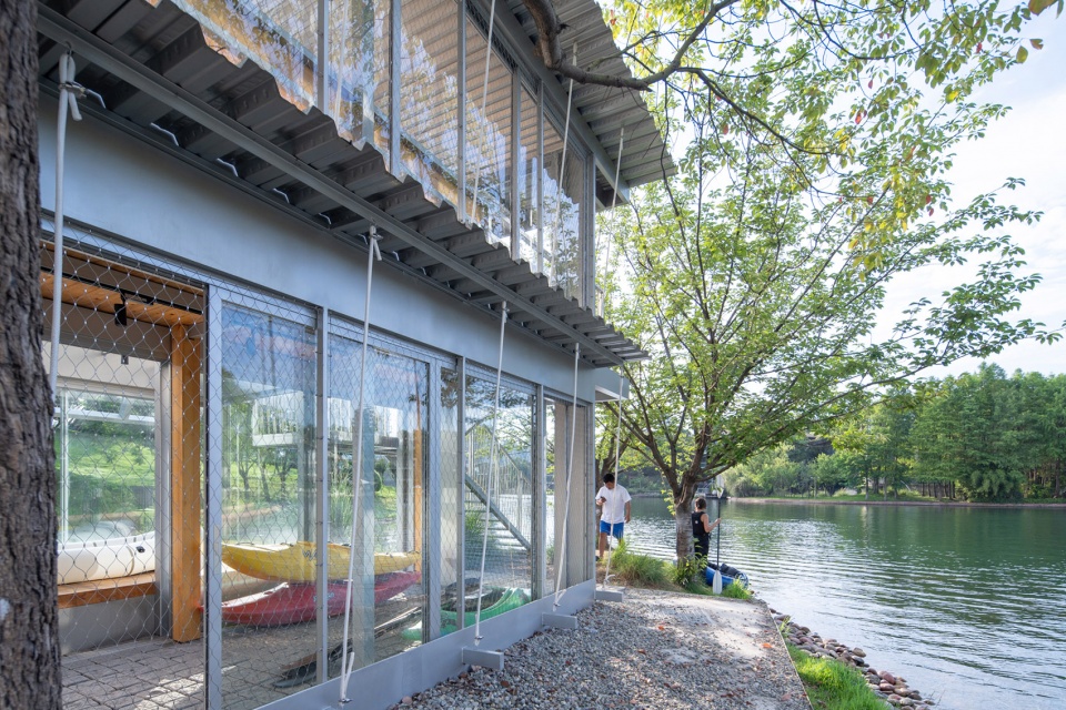 cpi w 18b by yiiie architects