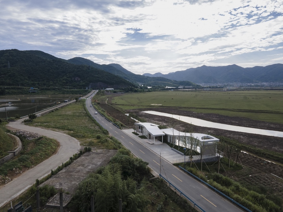 Dongdan Grassland Sea Ruins Station by Mur Mur Lab