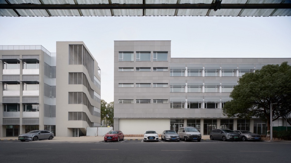 Renovation of Shanghai Relay Factory by HCCH Studio