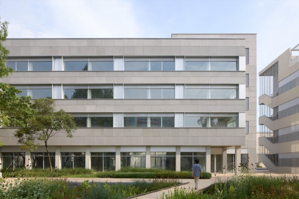 Renovation of Shanghai Relay Factory by HCCH Studio