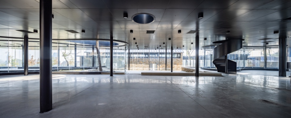 Chaoyuan Mount village lobby by Kong Xiangwei Studio