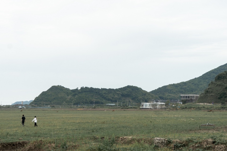 Dongdan Grassland Sea Ruins Station by Mur Mur Lab