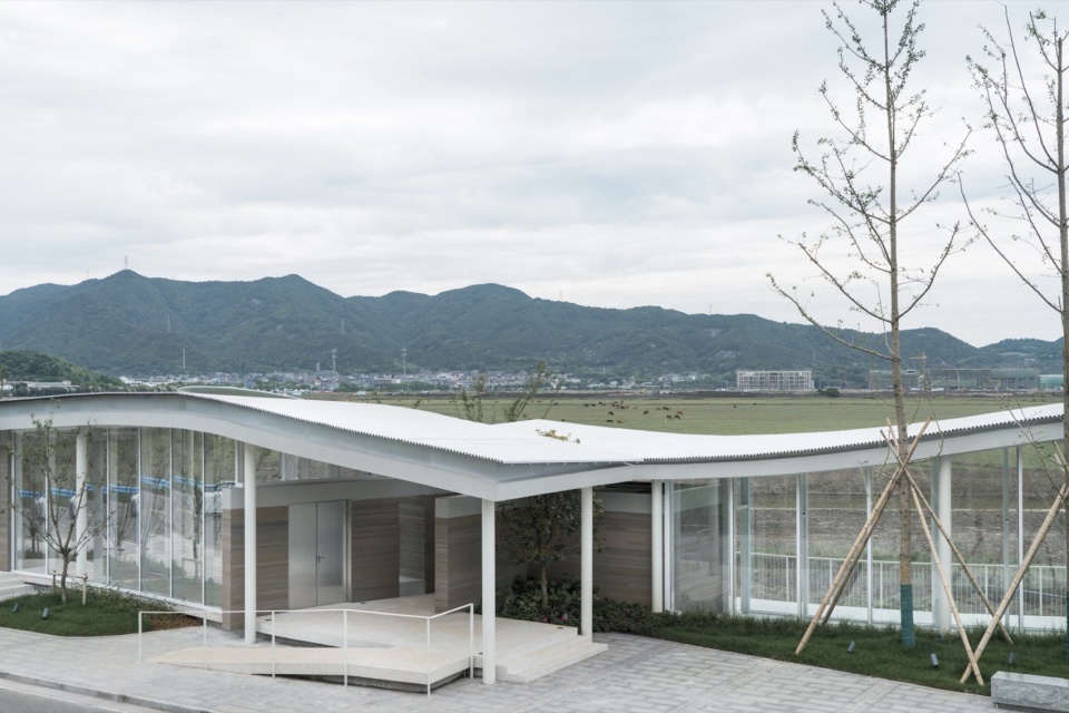 Dongdan Grassland Sea Ruins Station by Mur Mur Lab