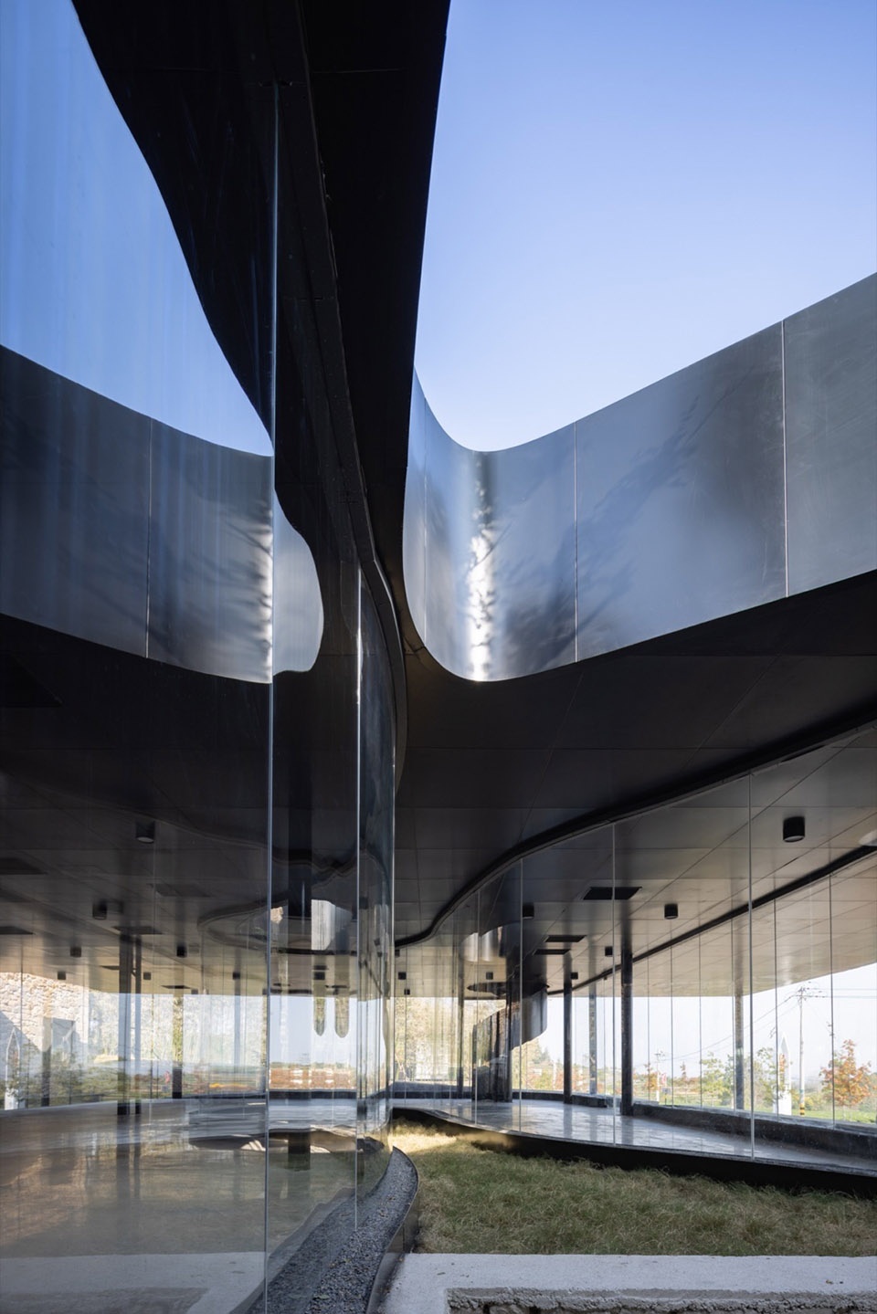 Chaoyuan Mount village lobby by Kong Xiangwei Studio