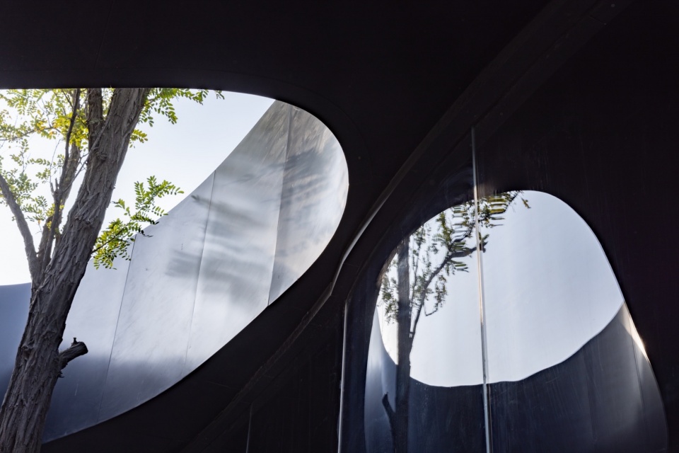 Chaoyuan Mount village lobby by Kong Xiangwei Studio