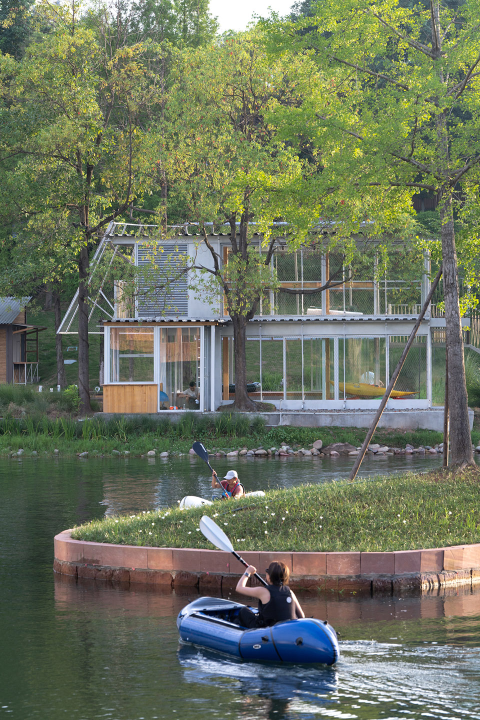 cpi w 18b by yiiie architects