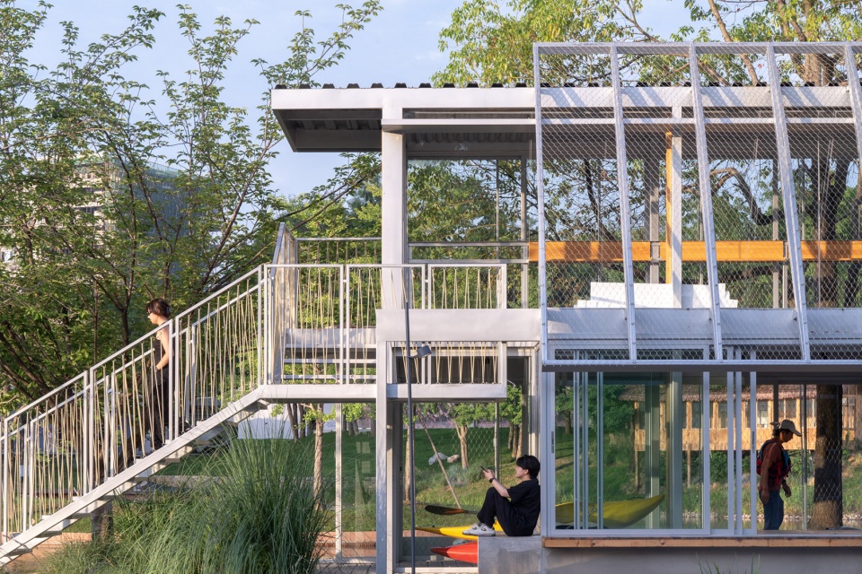 cpi w 18b by yiiie architects