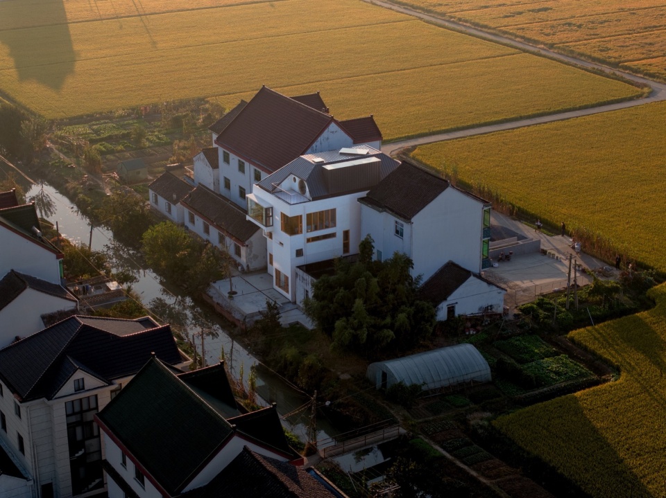 Mini south villa Shanghai by Displacement architectural design