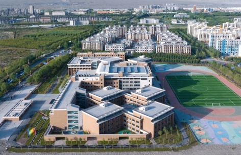 铁门关华山二中校区设计，新疆 / 江苏中锐华东建筑设计研究院有限公司 荣朝晖工作室