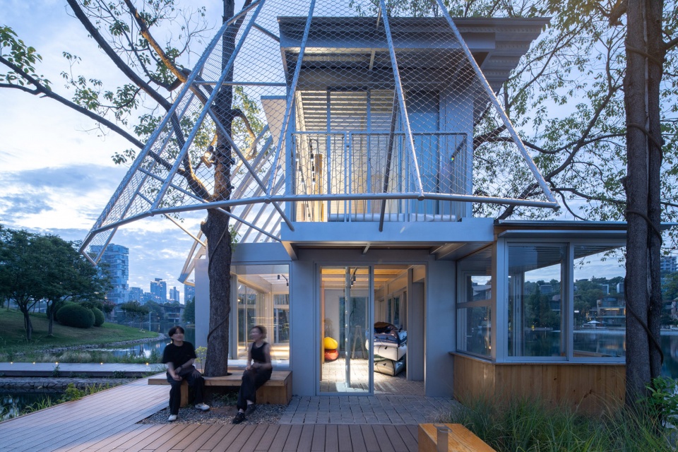 cpi w 18b by yiiie architects