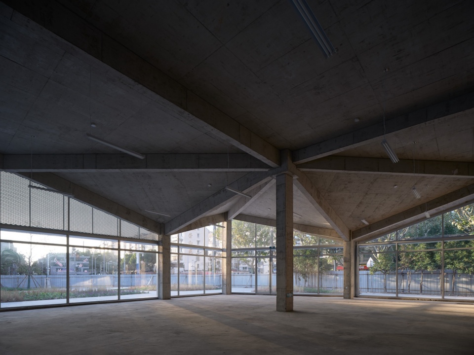 Renovation of Shanghai Relay Factory by HCCH Studio