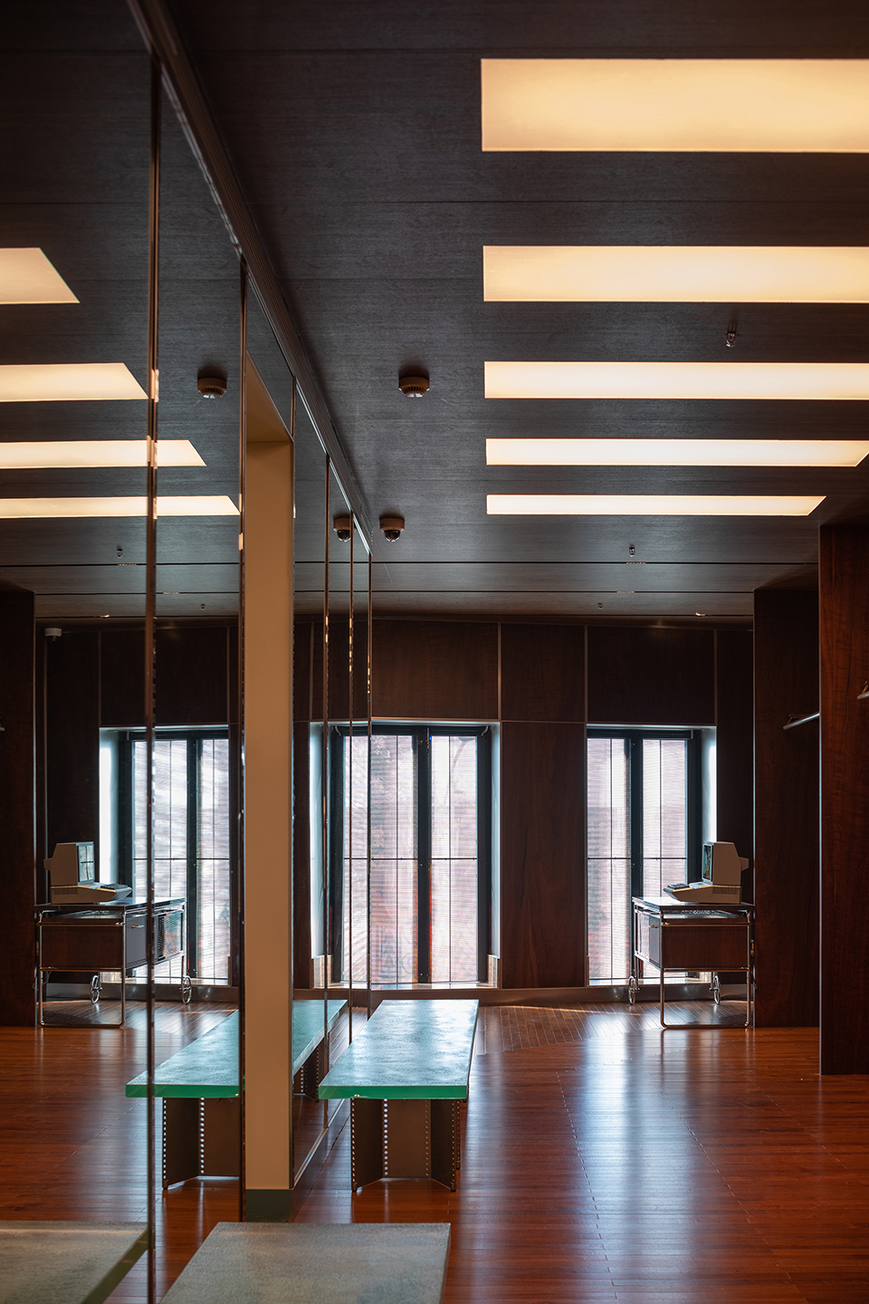 masonprince shanghai flagship store by tomo design