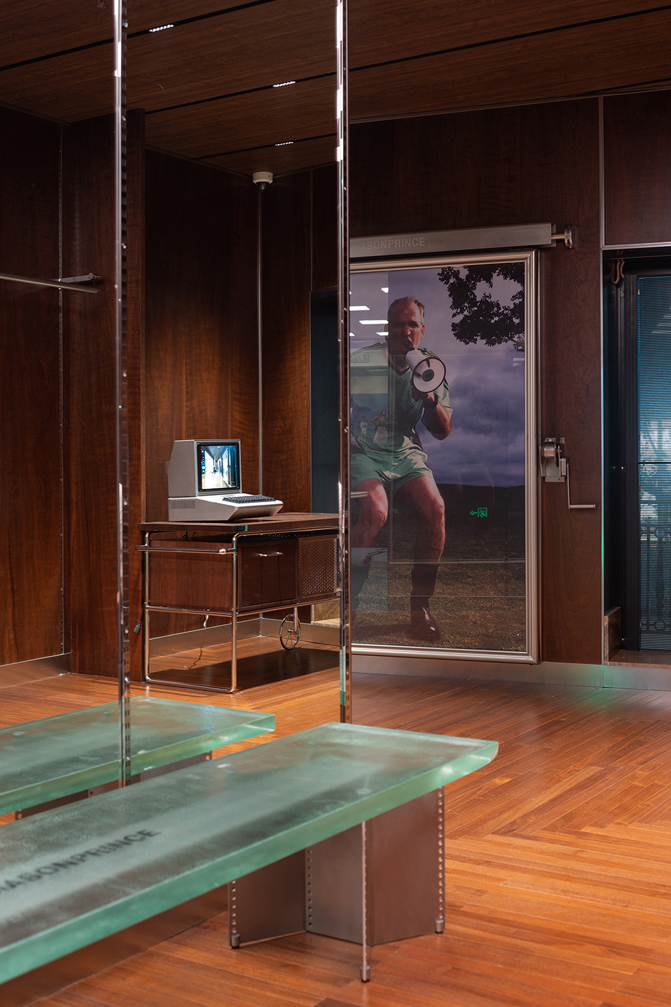 masonprince shanghai flagship store by tomo design