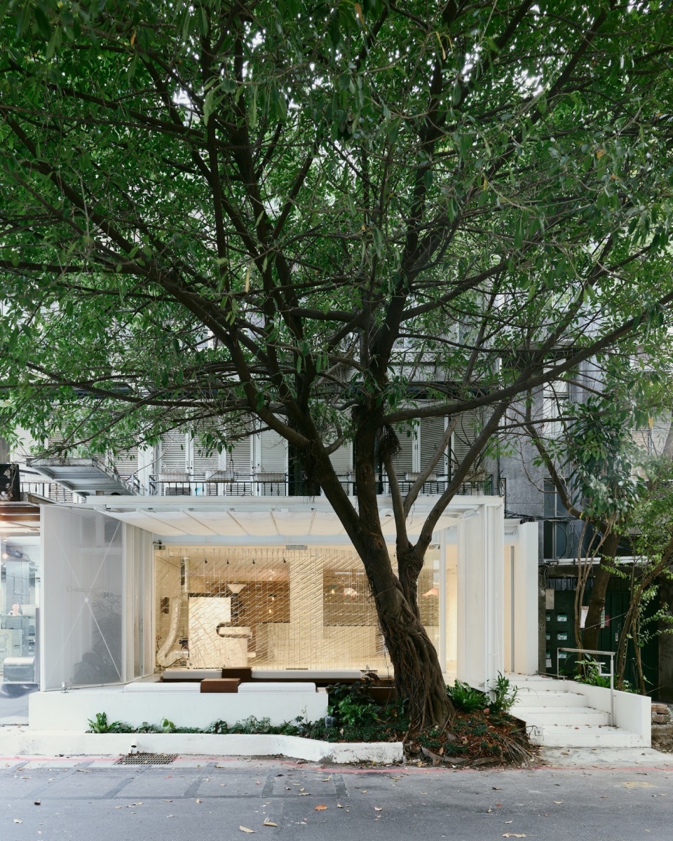 .exterior.. beanroom