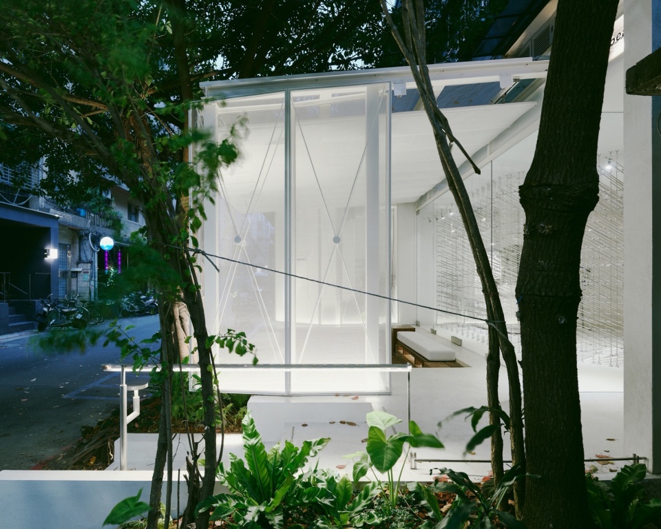 .exterior beanroom