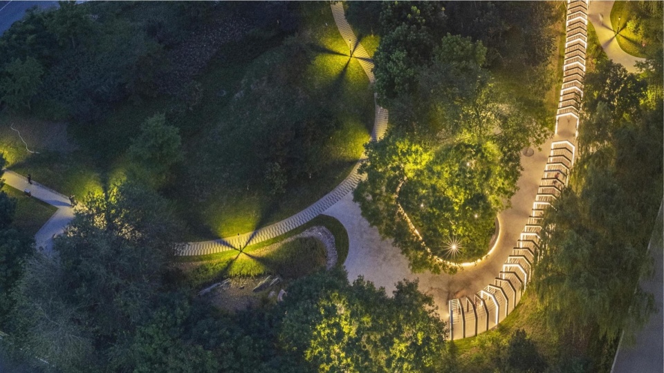 同心广场夜景鸟瞰,overview of the centripetal square at nignt ©金伟琦