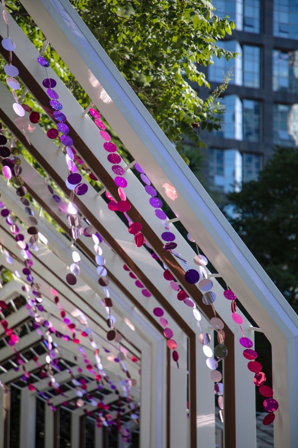 紫藤花艺术装置,wisteria flower art installation ©埊木设计(CAFA·A城市艺术创新中心)