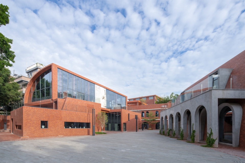陶风广场的新建建筑New buildings of Taofeng Square©吴嗣铭
