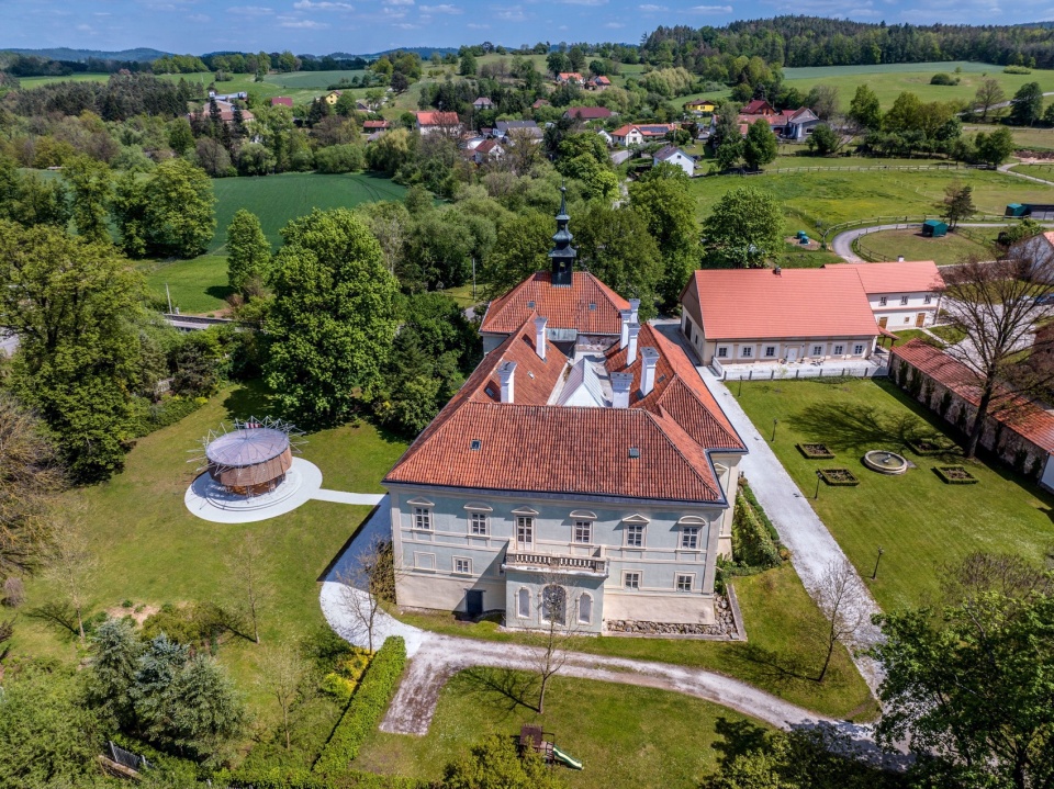 Kinetic Pavilion at the Radíc Chateau Martin Rajnis
