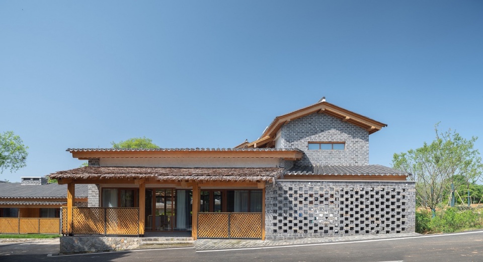 Renovation of abandoned rural primary schools