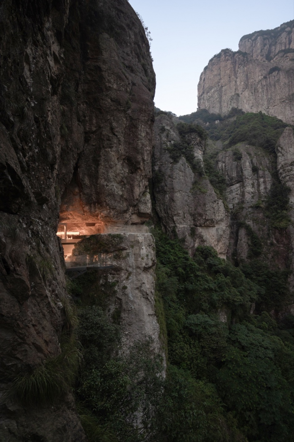 Revival and Renewal of Business Models in Yandang Mountain Scenic Area