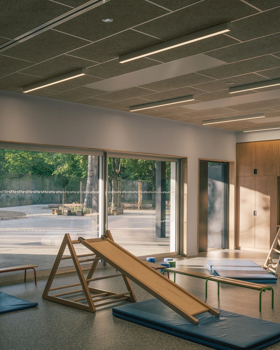 Jean de la Fontaine kindergarten school by ALTA