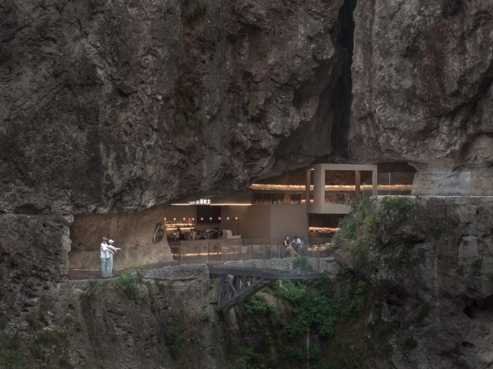 Revival and Renewal of Business Models in Yandang Mountain Scenic Area