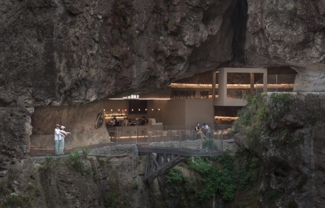 雁荡山风景区悬崖咖啡，浙江温州 / 慢珊瑚设计