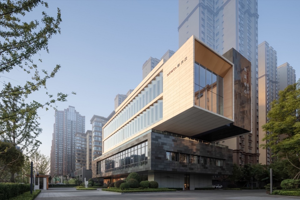 Xintianhan Innovation Center Hanzhong Shanxi by YJDesign