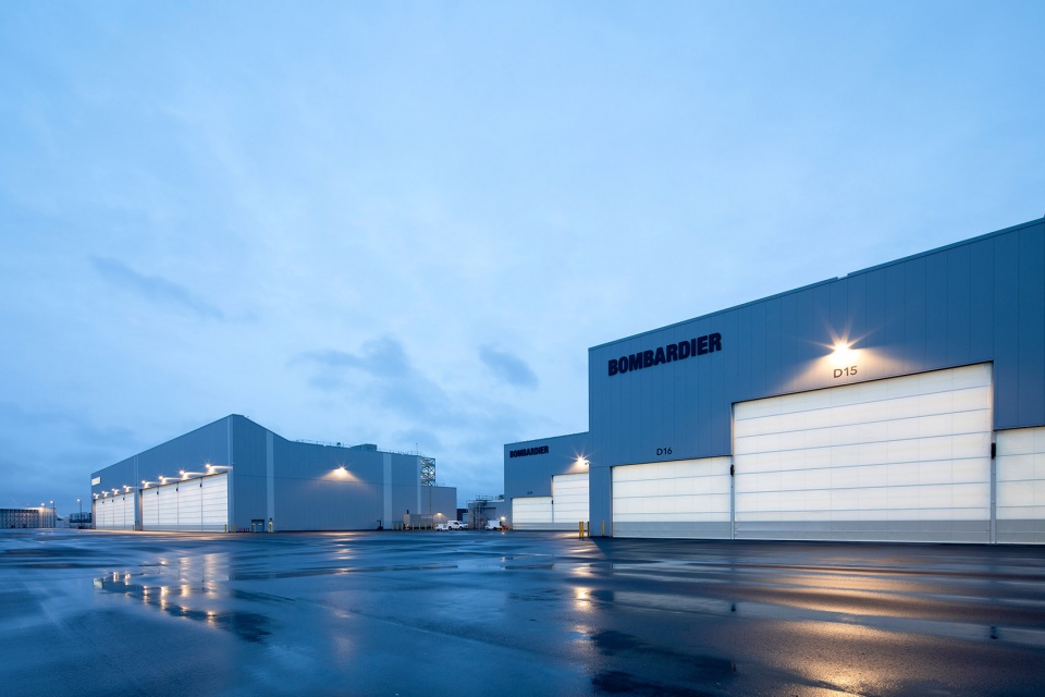 bombardier aircraft assembly centre by neuf architectes