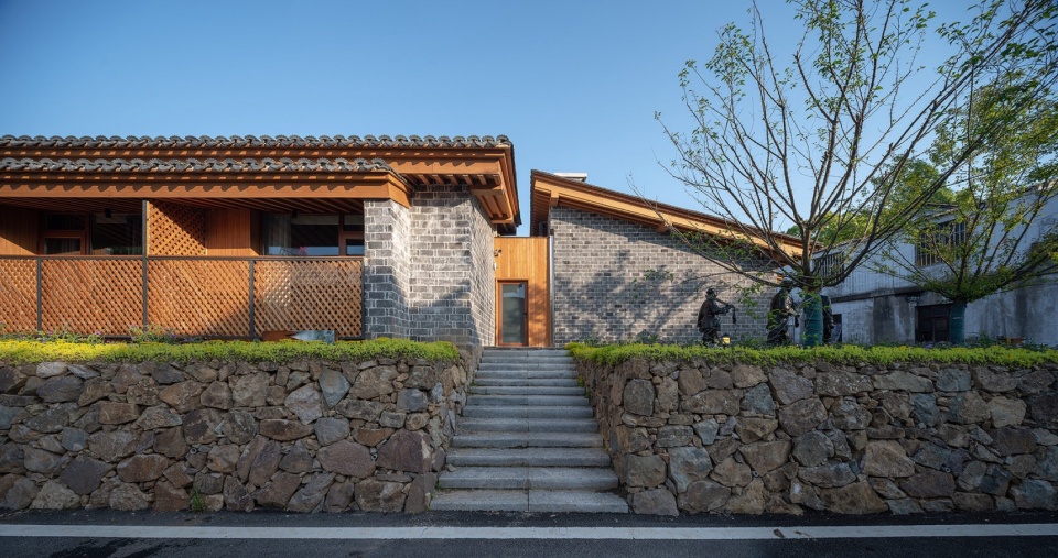 Renovation of abandoned rural primary schools