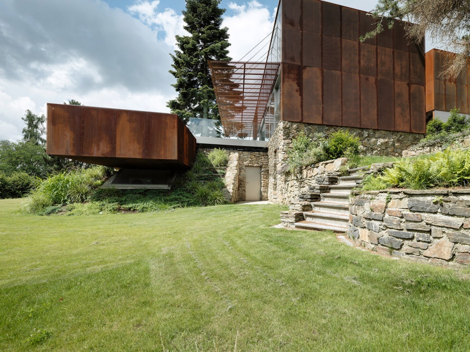 deconstructed house by innocad architecture