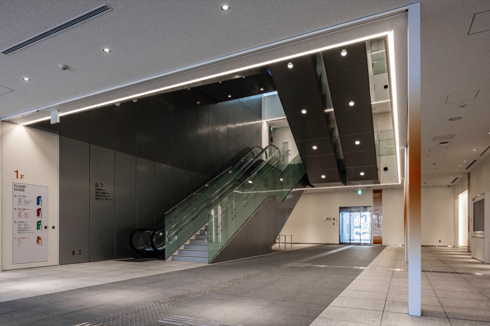 Konan City Hotei Station East Complex Public Facility toko toko labo by MIKAMI Architects