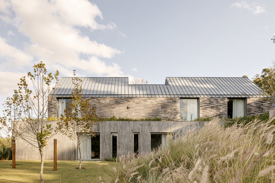 ccb house by kiko salomao tanaka architects
