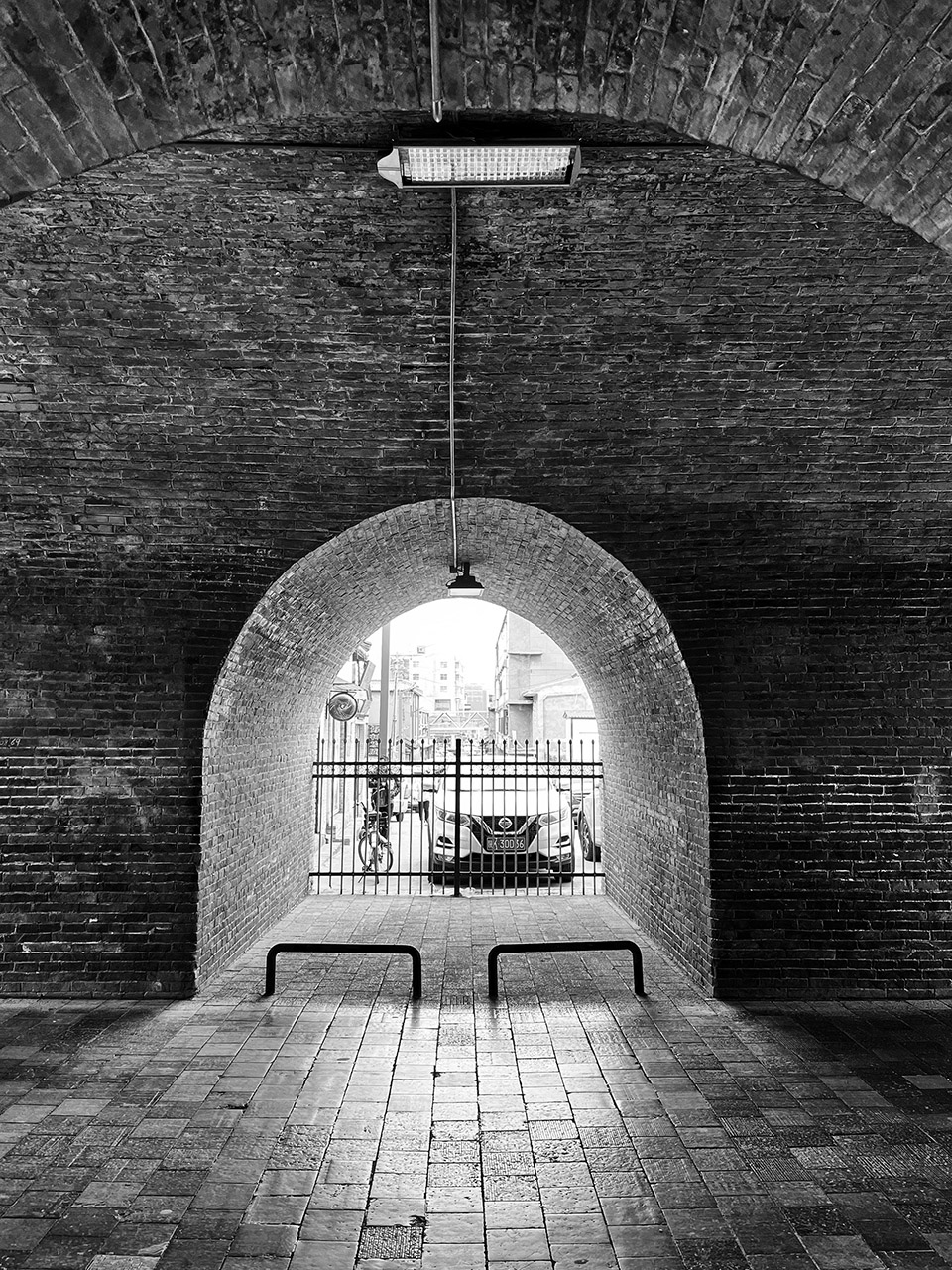 intervention of the yulin courtyard house by tumush