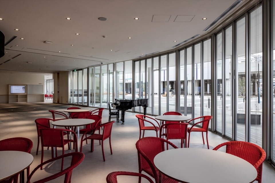 Konan City Hotei Station East Complex Public Facility toko toko labo by MIKAMI Architects