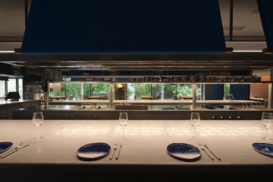 Sea Strings Restaurant Beijing by ZHZ studio