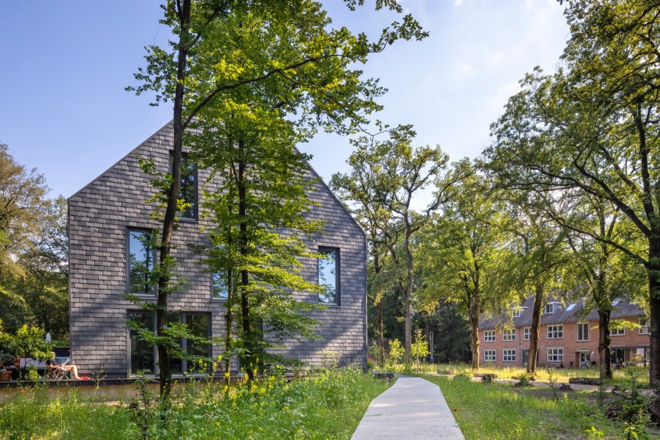 Buitenplaats Koningsweg by MVRDV