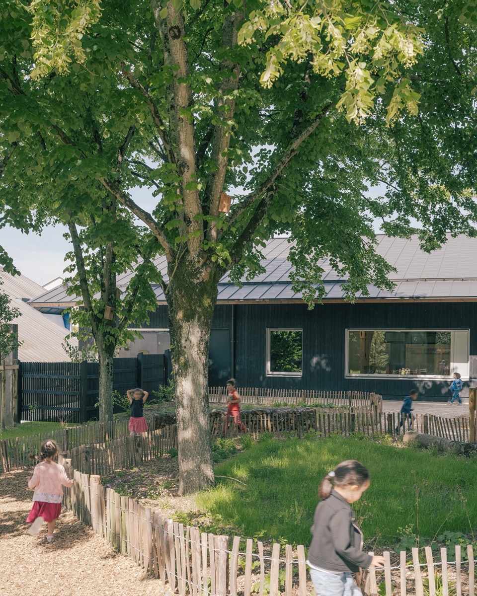 Jean de la Fontaine kindergarten school by ALTA