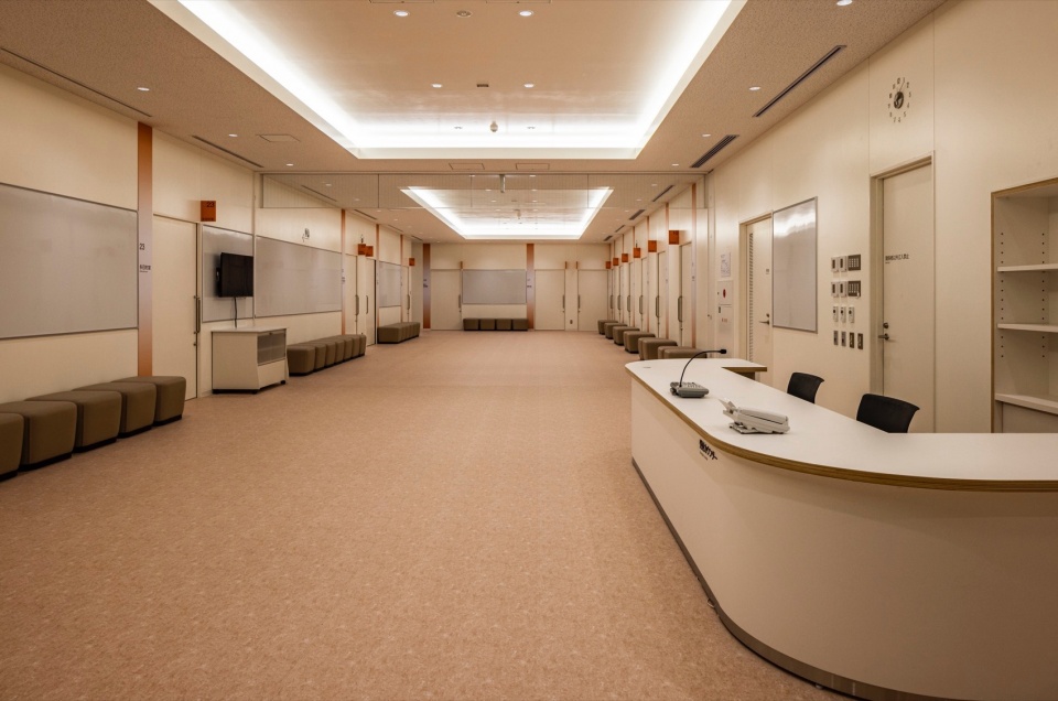 Konan City Hotei Station East Complex Public Facility toko toko labo by MIKAMI Architects