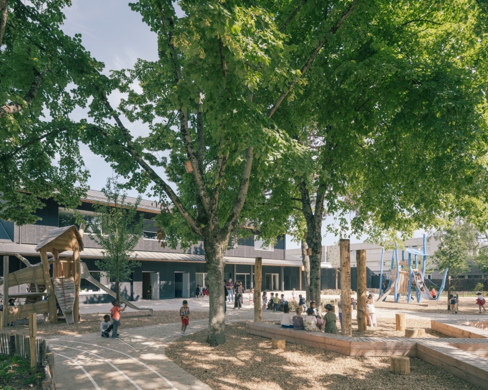 Jean de la Fontaine kindergarten school by ALTA