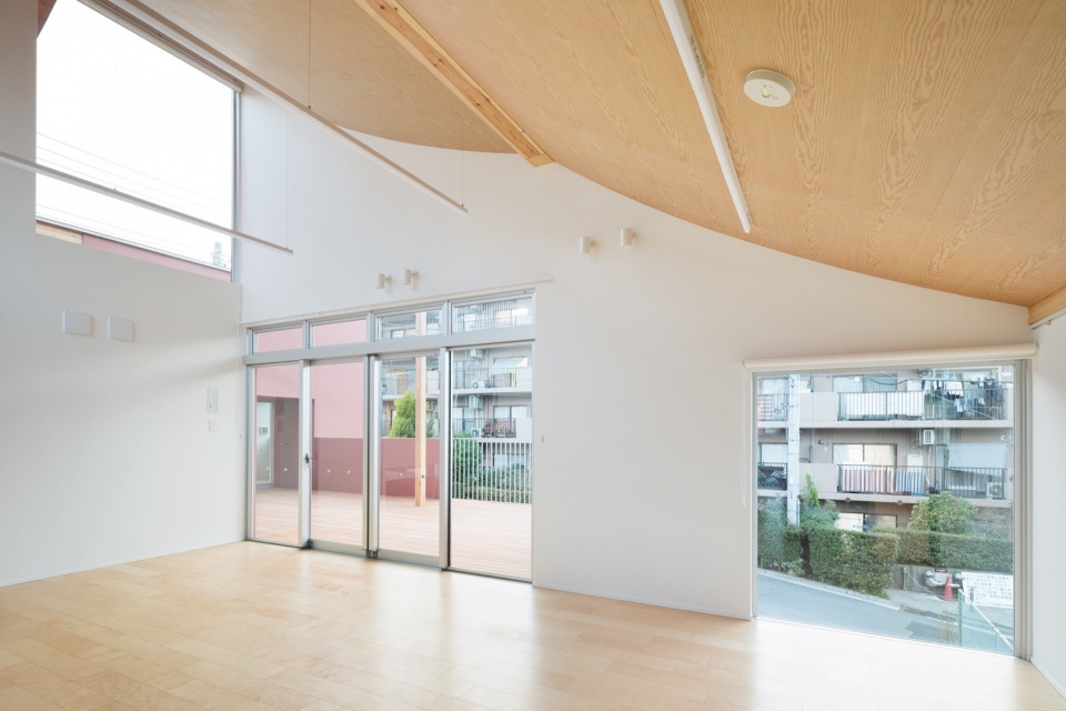 Komaoka Genkids Nursery School by Tomoyuki Kurokawa Architects