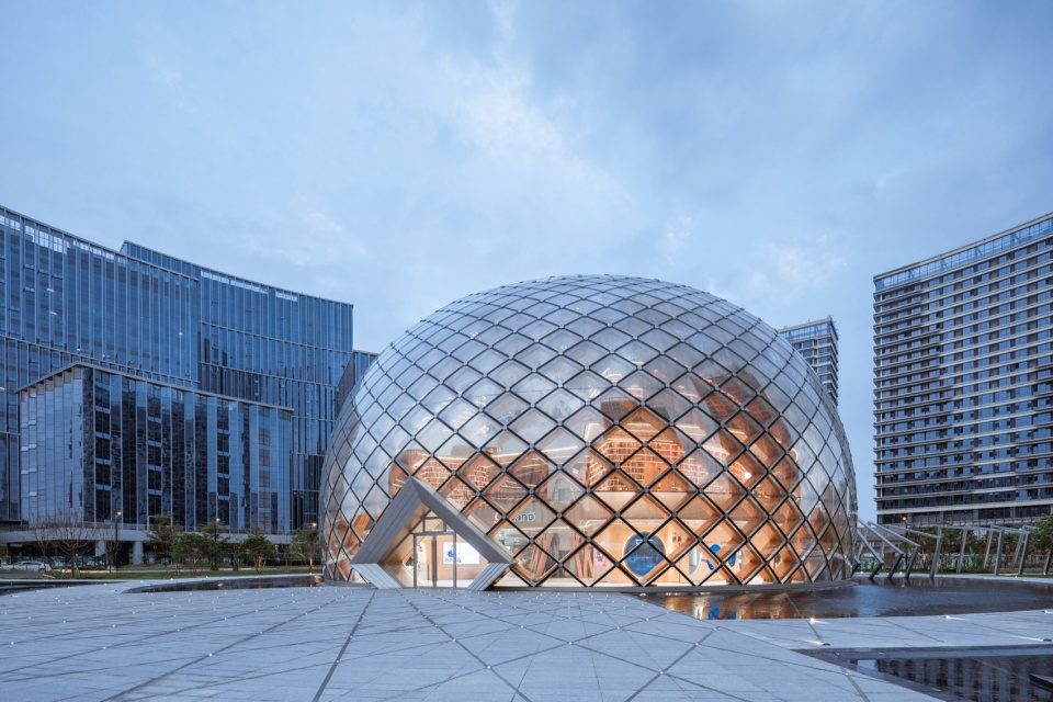 The Exhibition Center of CANNANO by HOT DESIGN