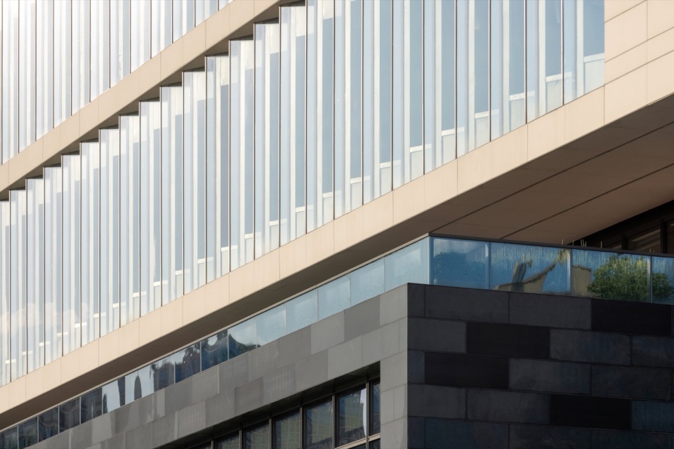 Xintianhan Innovation Center Hanzhong Shanxi by YJDesign
