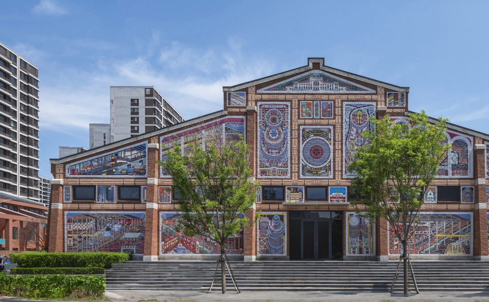 the kindergarten next to the old warehouses