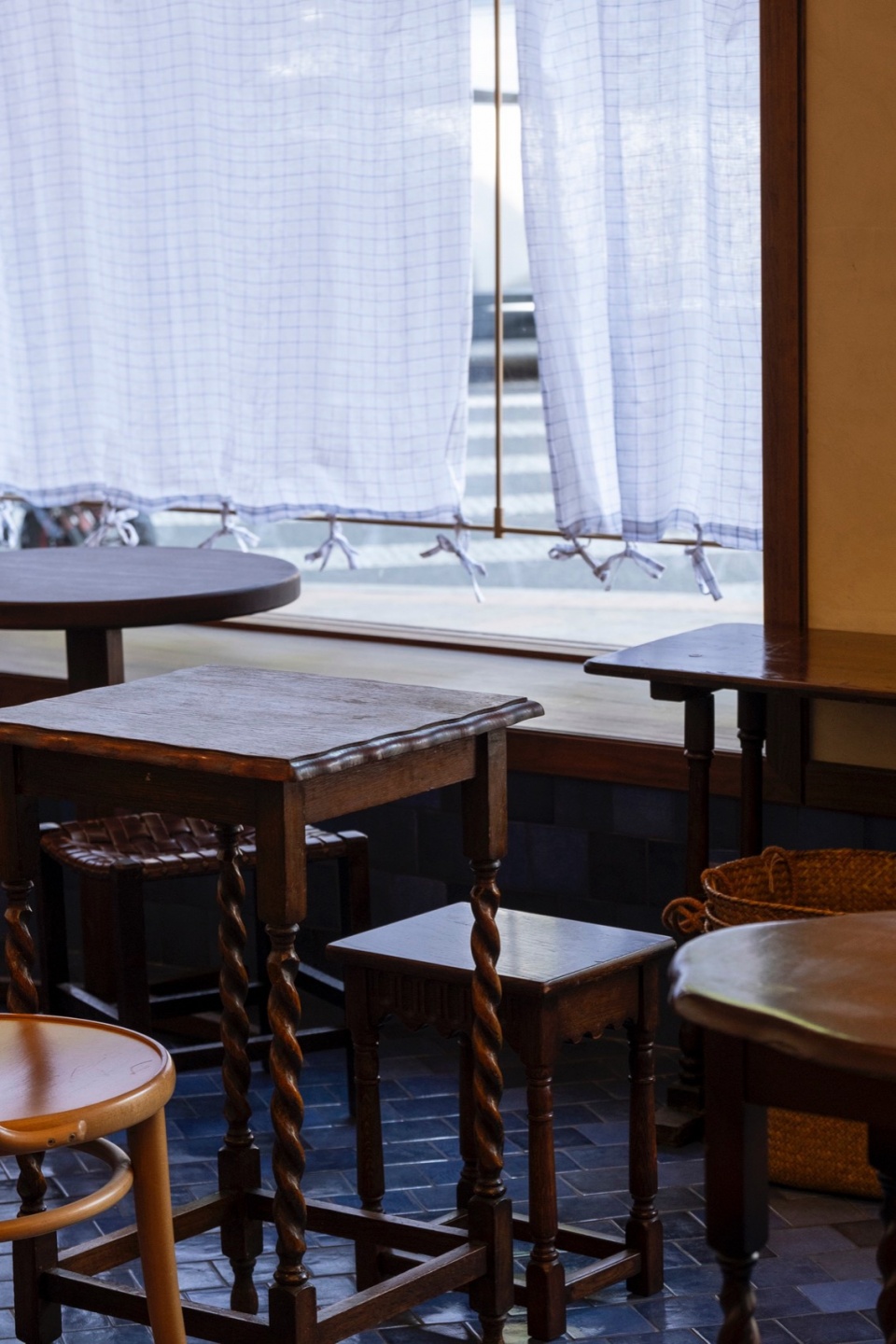 eau coffee shop 2 0 by atelier a