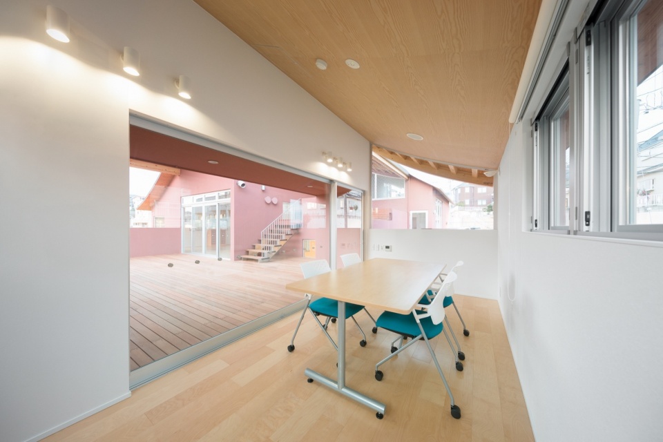 Komaoka Genkids Nursery School by Tomoyuki Kurokawa Architects