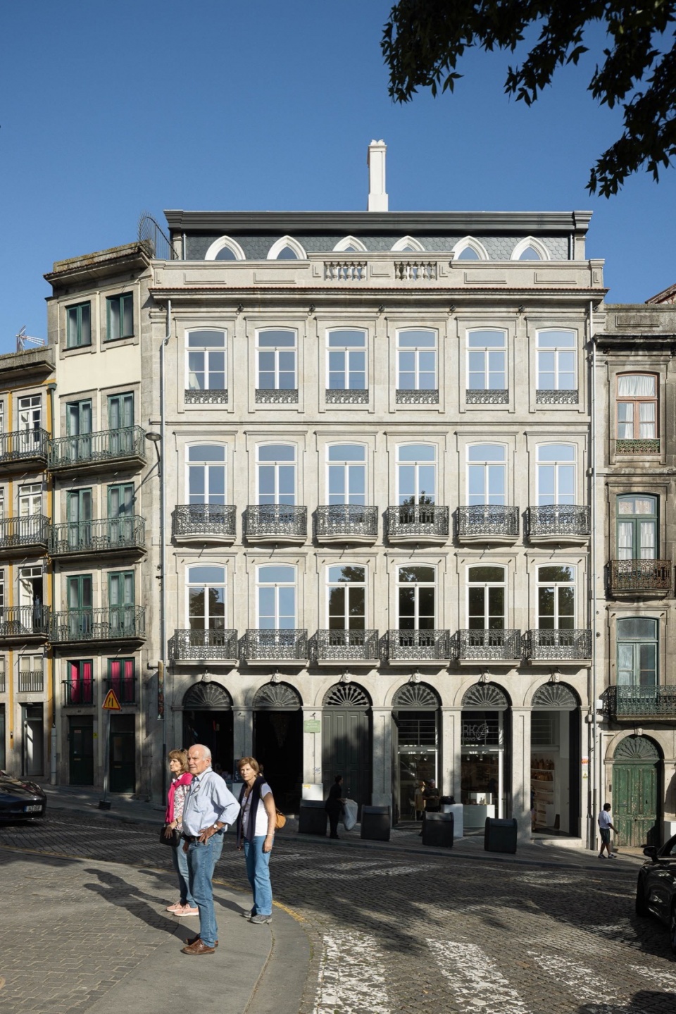edificio de mouzinho da silveira by diana barros arquitectura