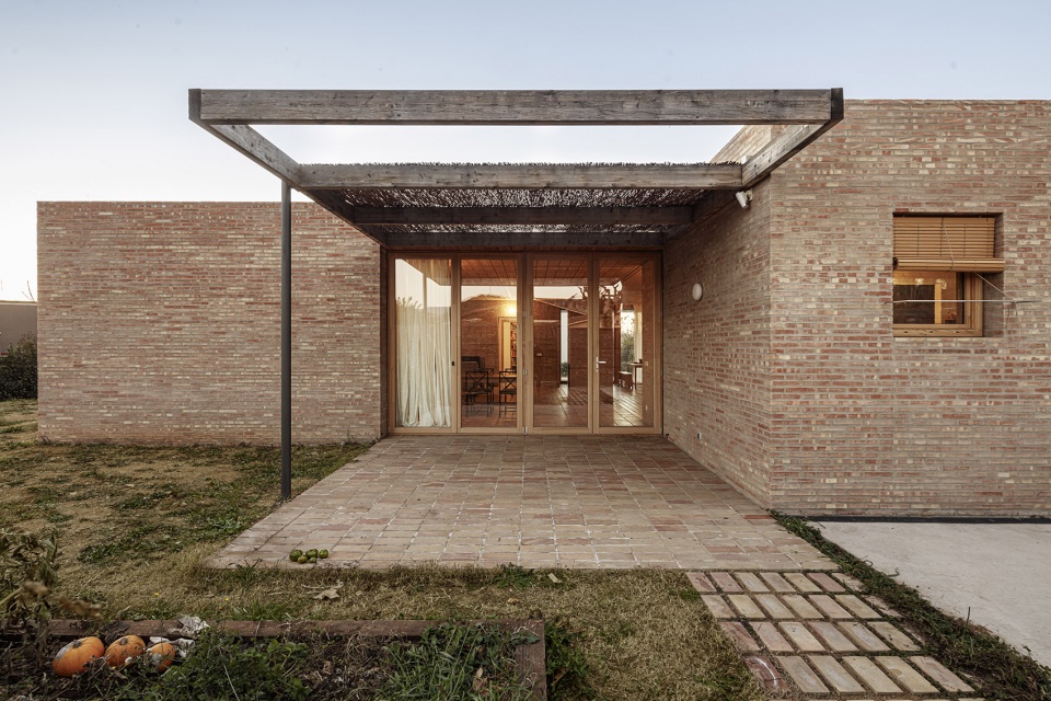 casa la by alventosa morell arquitectes